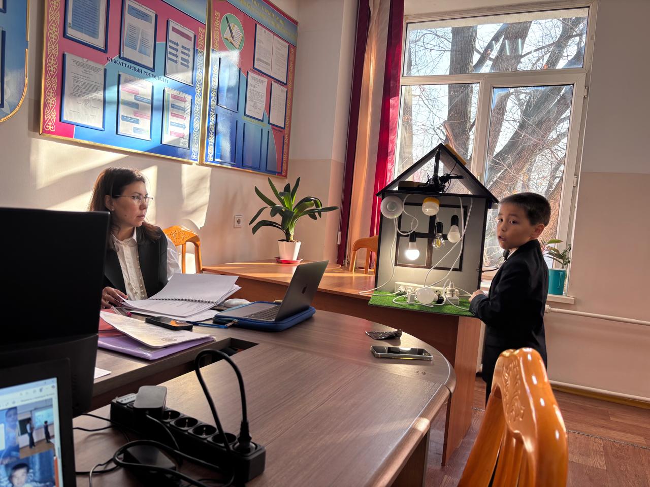 Жас зерттеушілерге ғылыми қолдау